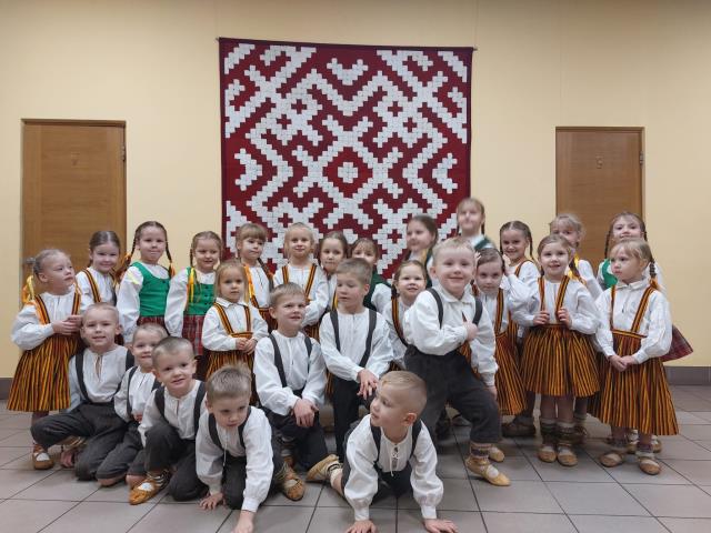 Bērnu deju kolektīv "Lienīte"